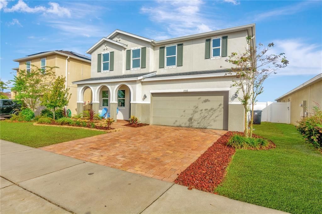 Recently Sold: $470,000 (5 beds, 3 baths, 3073 Square Feet)