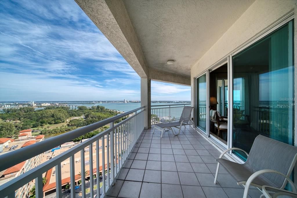 Recently Sold: $1,799,000 (2 beds, 2 baths, 1952 Square Feet)
