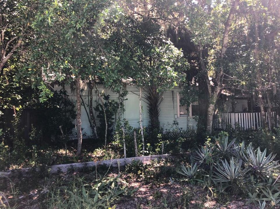 Recently Sold: $74,900 (2 beds, 1 baths, 608 Square Feet)