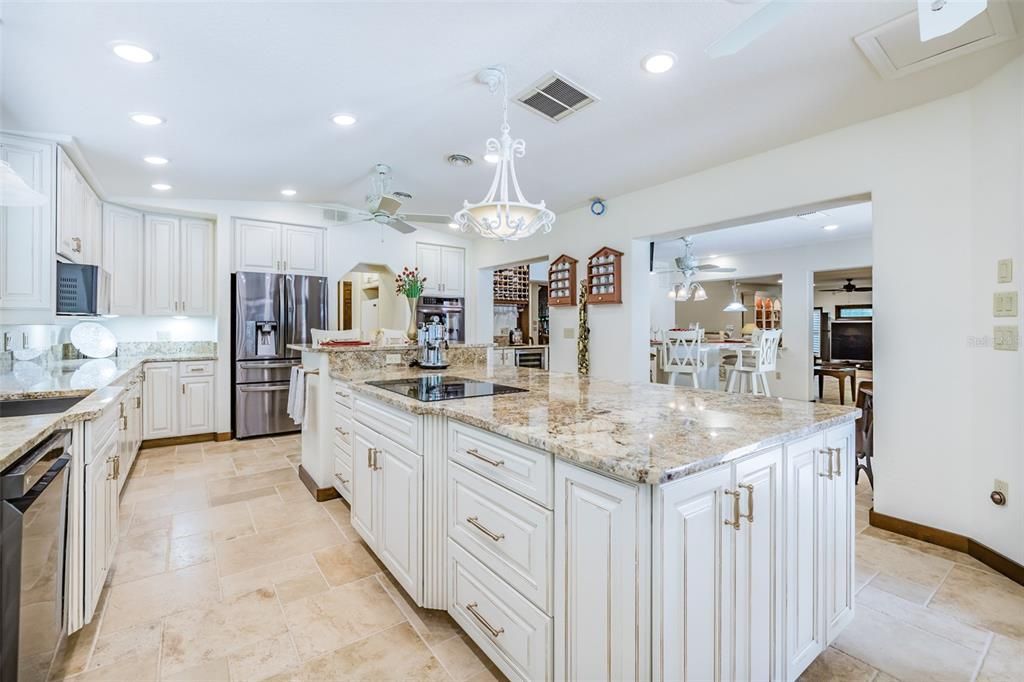 Recently Sold: $1,250,000 (4 beds, 4 baths, 4885 Square Feet)