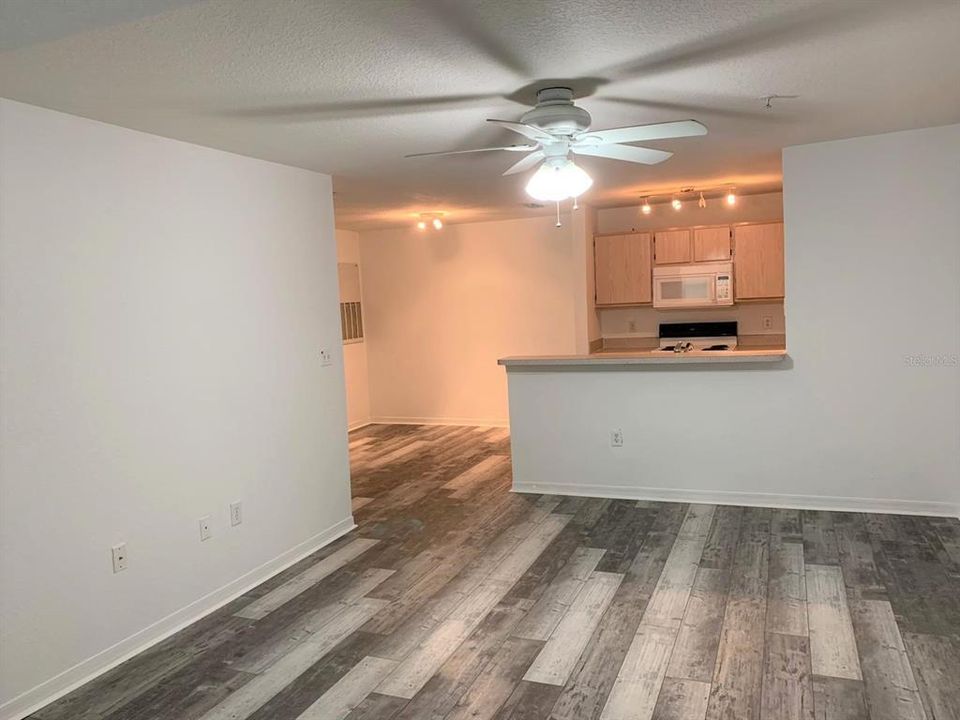 Recently Sold: $140,000 (1 beds, 1 baths, 820 Square Feet)