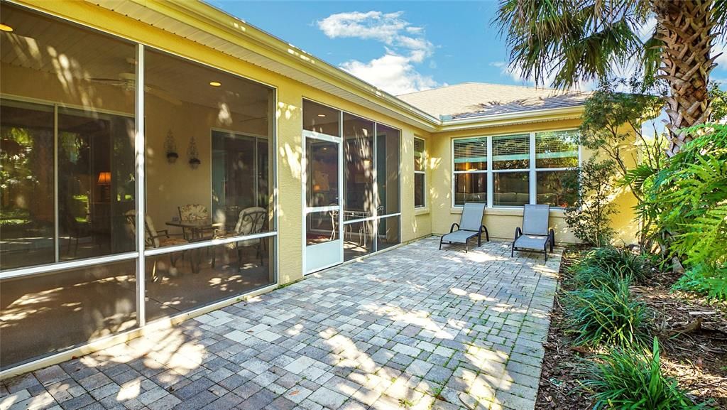 Recently Sold: $389,900 (3 beds, 2 baths, 2419 Square Feet)