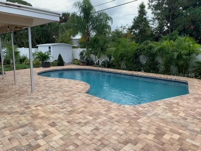 Recently Rented: $2,400 (3 beds, 2 baths, 1609 Square Feet)