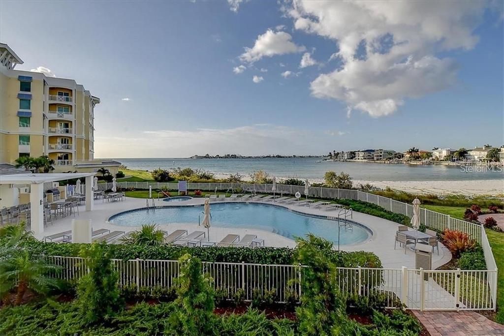 Recently Sold: $2,300,000 (3 beds, 3 baths, 2939 Square Feet)