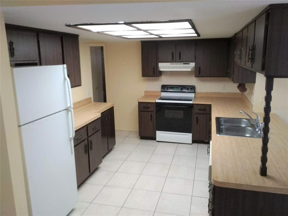 Recently Rented: $1,300 (2 beds, 2 baths, 1328 Square Feet)