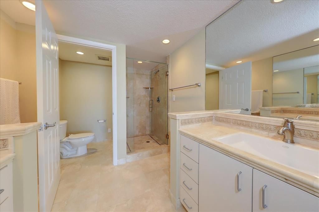 Недавно арендовано: $5,100 (4 спален, 3 ванн, 3167 Квадратных фут)
