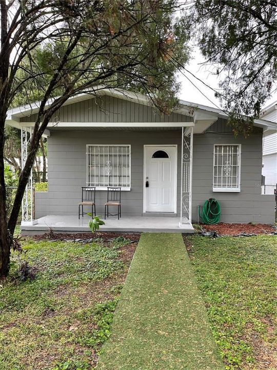Recently Sold: $245,000 (3 beds, 2 baths, 819 Square Feet)