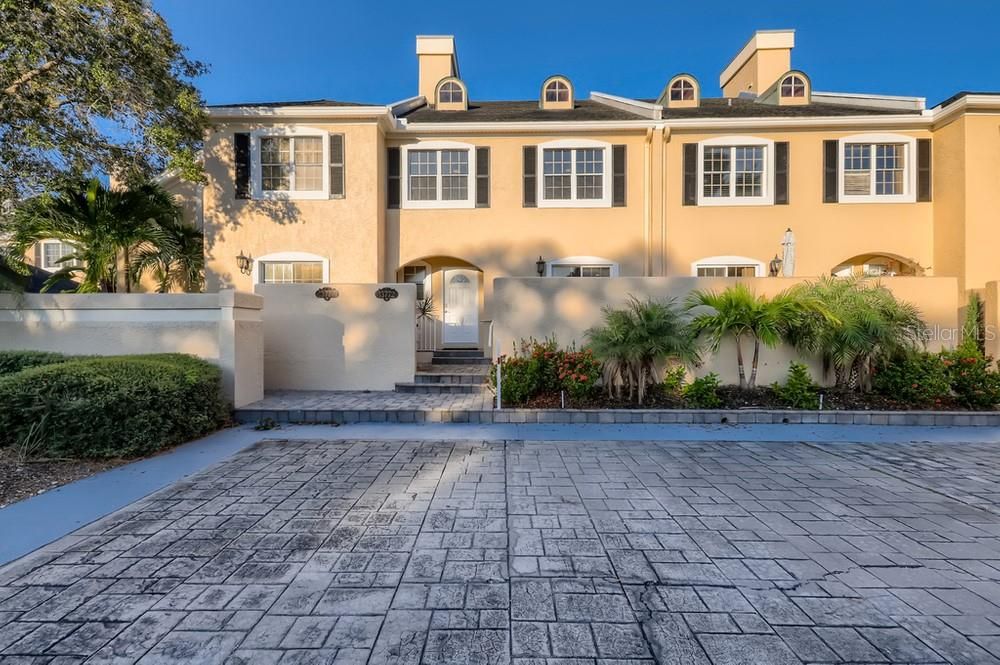 Recently Sold: $410,100 (3 beds, 2 baths, 1725 Square Feet)
