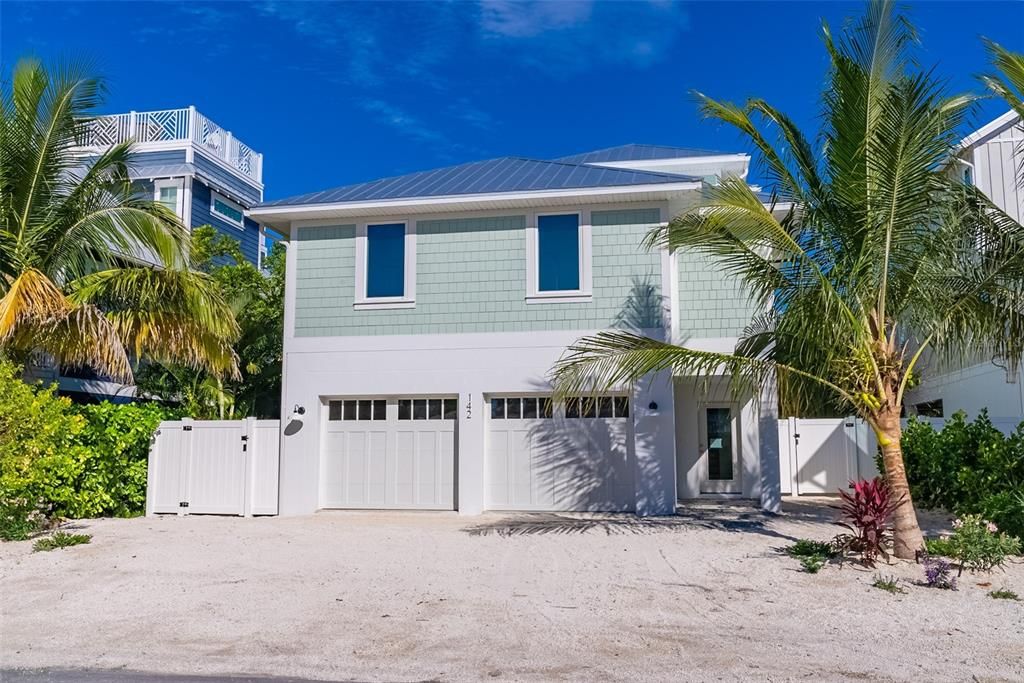 Vendido Recientemente: $2,615,000 (4 camas, 4 baños, 2163 Pies cuadrados)