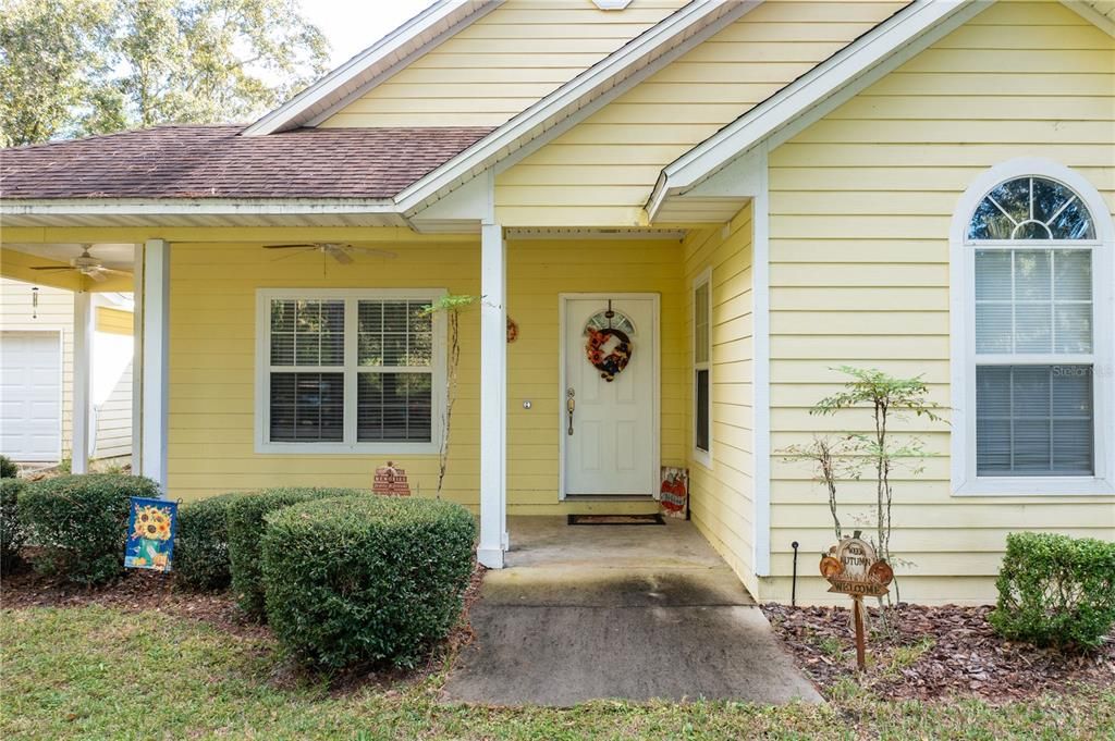 Recently Sold: $233,500 (3 beds, 2 baths, 1408 Square Feet)