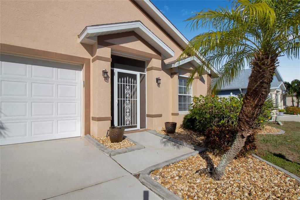 Recently Sold: $250,000 (3 beds, 2 baths, 1382 Square Feet)