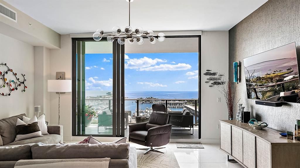 Recently Sold: $1,600,000 (2 beds, 2 baths, 1522 Square Feet)