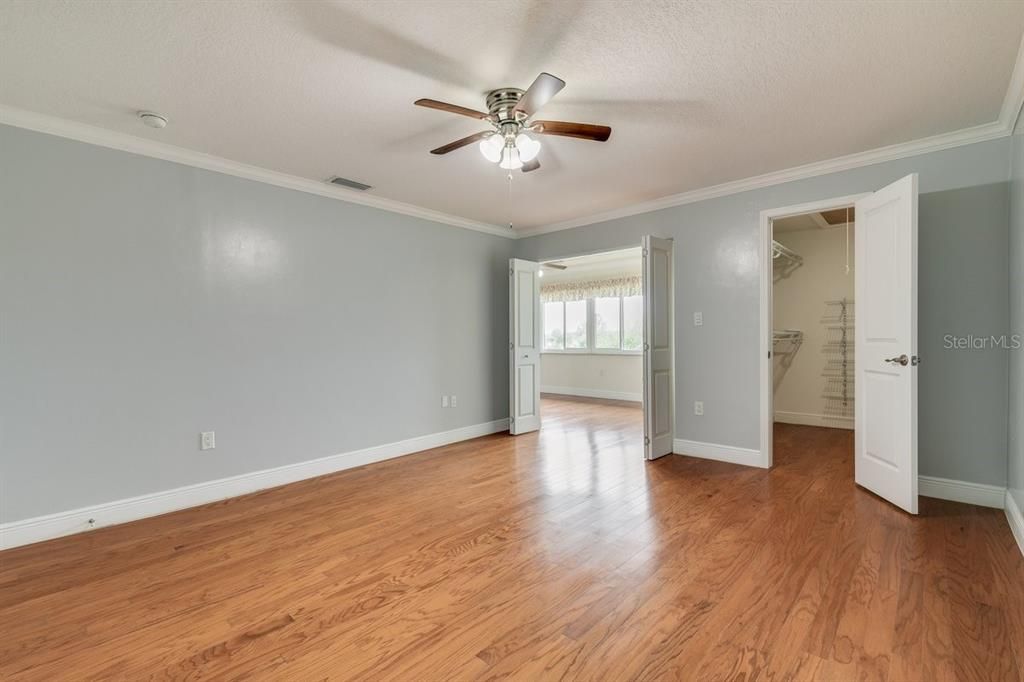 Recently Sold: $220,000 (2 beds, 2 baths, 1388 Square Feet)