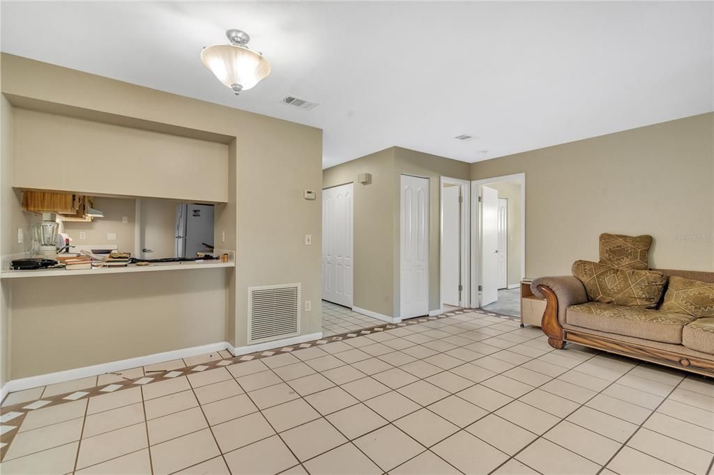 Recently Sold: $134,900 (1 beds, 1 baths, 944 Square Feet)