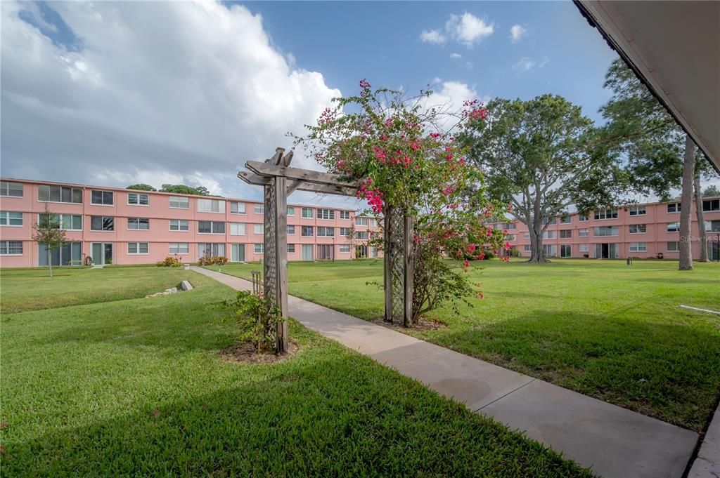 Recently Sold: $160,000 (1 beds, 1 baths, 930 Square Feet)