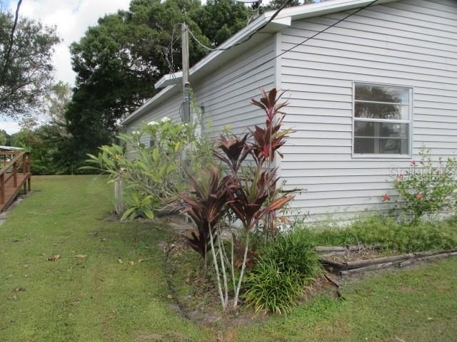 Recently Sold: $60,000 (2 beds, 2 baths, 1374 Square Feet)
