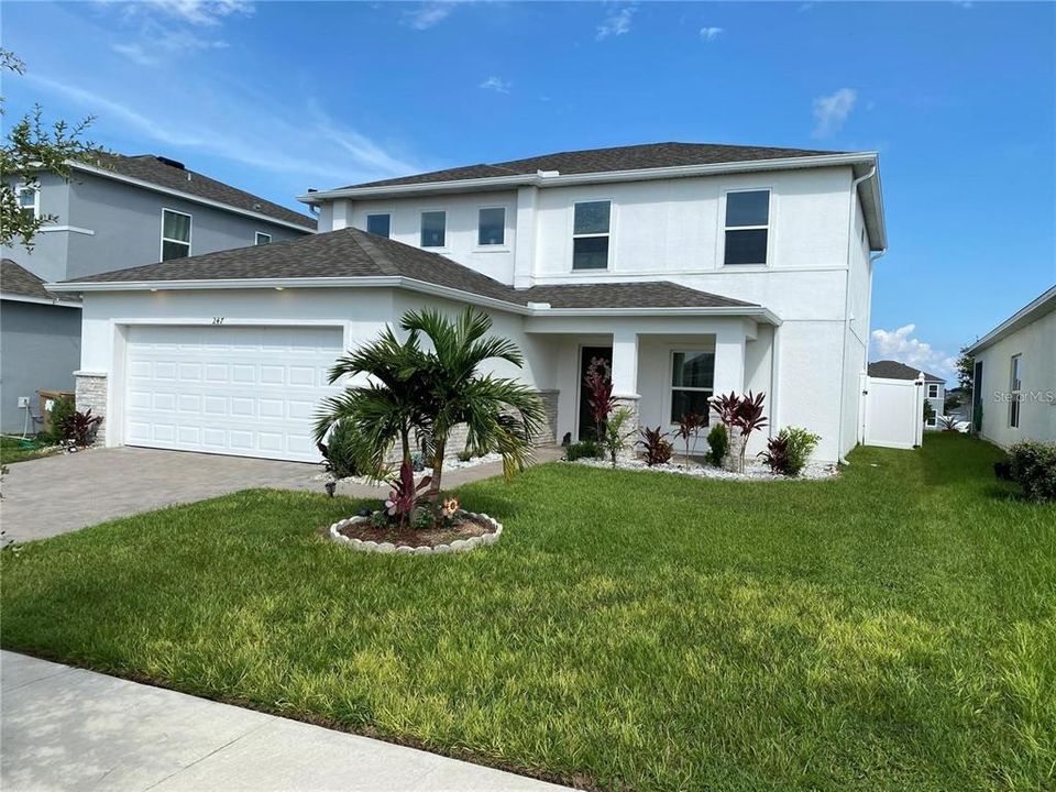 Recientemente alquilado: $2,600 (3 camas, 2 baños, 2400 Pies cuadrados)