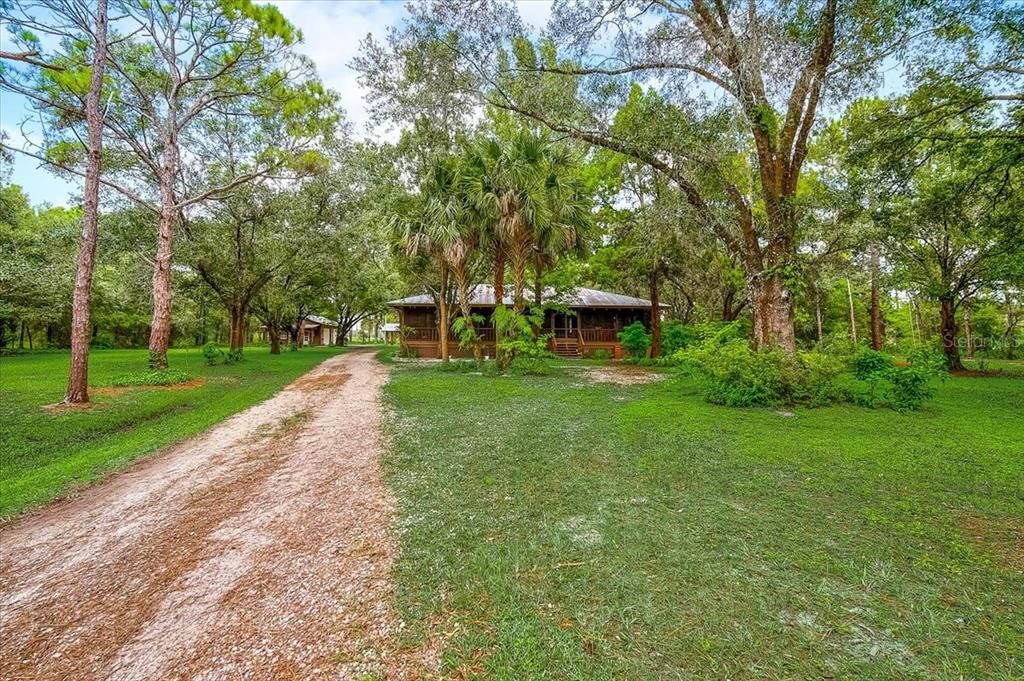 Recently Sold: $600,000 (3 beds, 2 baths, 1404 Square Feet)