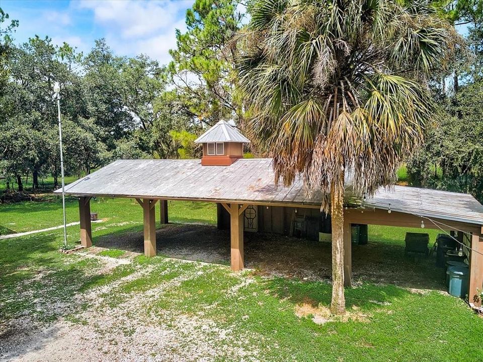 Recently Sold: $600,000 (3 beds, 2 baths, 1404 Square Feet)