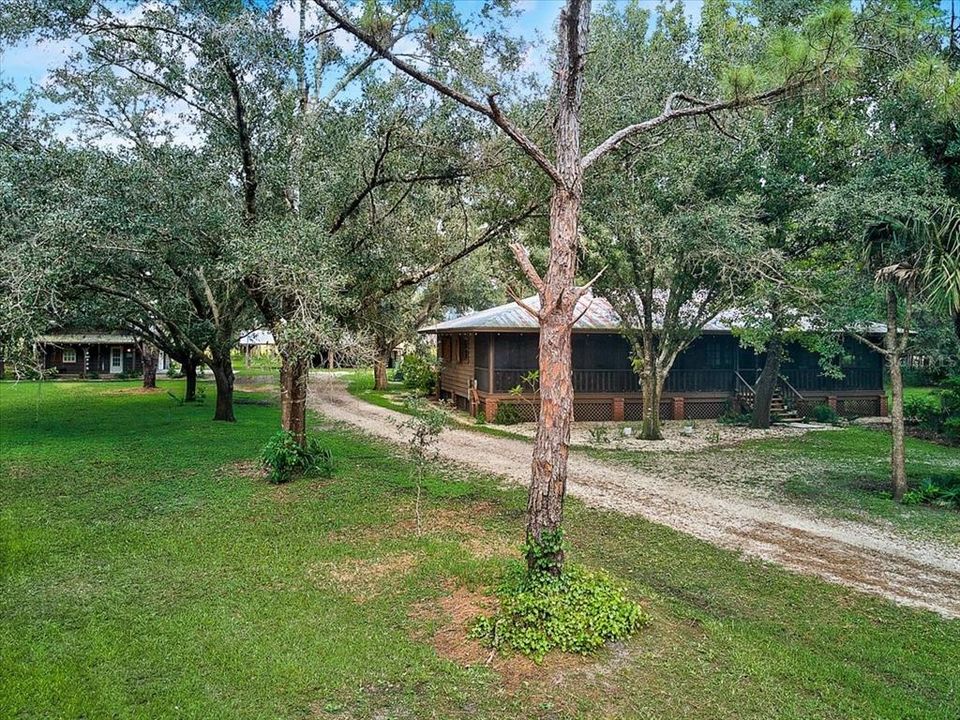 Recently Sold: $600,000 (3 beds, 2 baths, 1404 Square Feet)