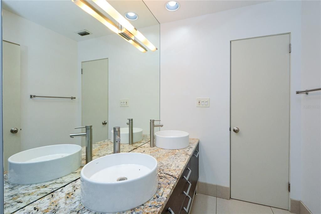 Recently Sold: $1,590,000 (3 beds, 2 baths, 1861 Square Feet)