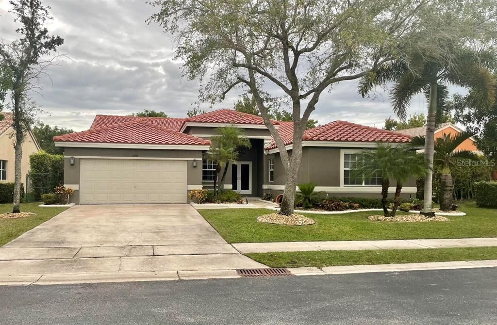 Recently Sold: $525,000 (3 beds, 2 baths, 2268 Square Feet)