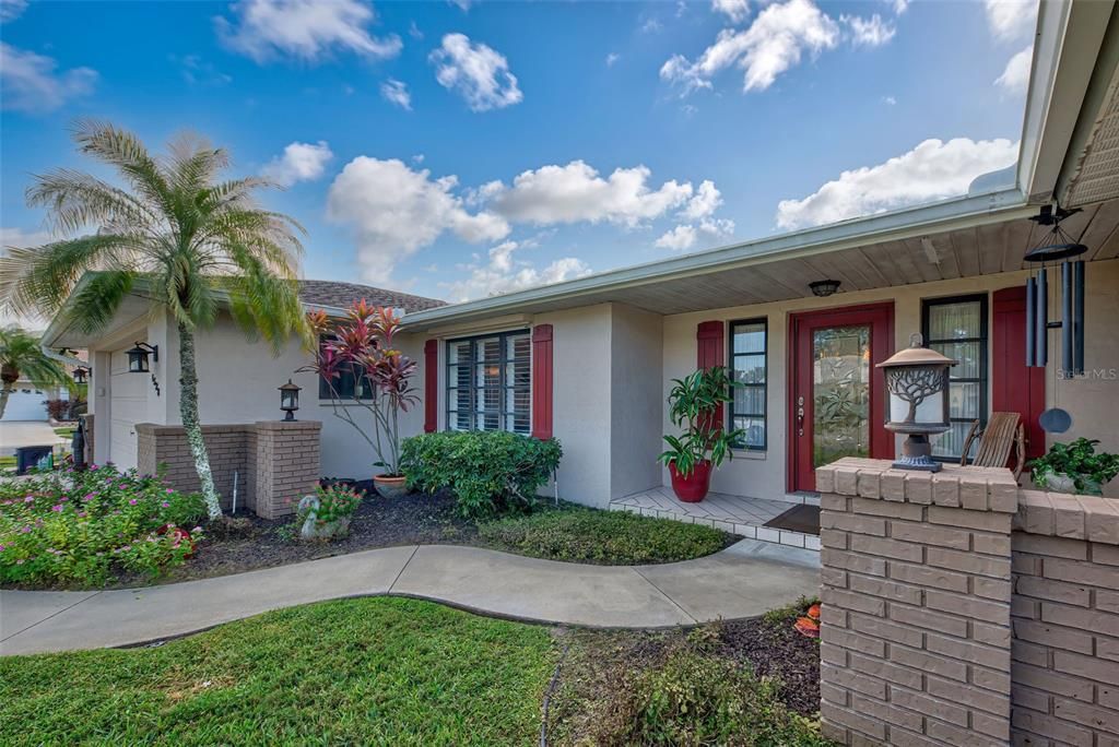 Recently Sold: $588,000 (3 beds, 3 baths, 2322 Square Feet)