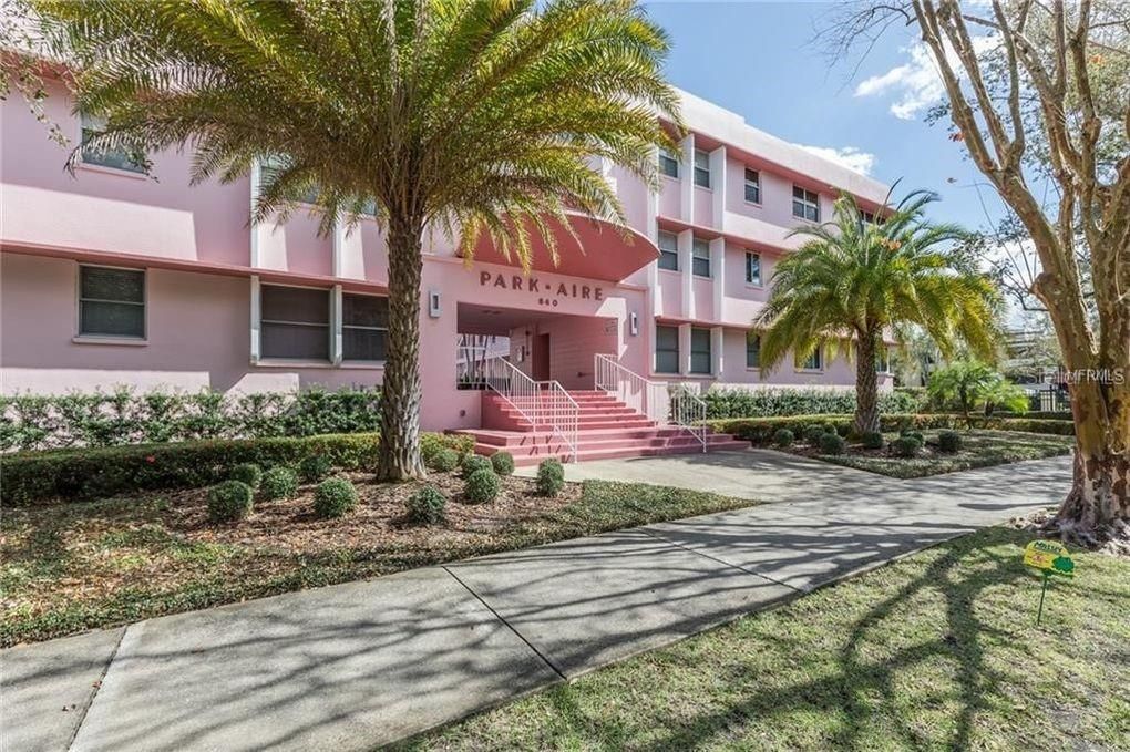 Recently Sold: $390,000 (2 beds, 2 baths, 858 Square Feet)