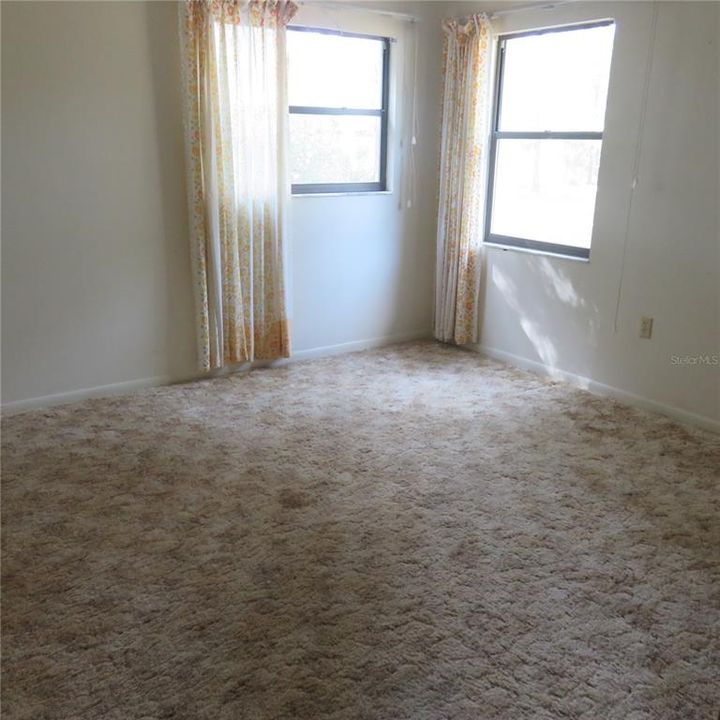 Recently Sold: $85,000 (2 beds, 2 baths, 1476 Square Feet)