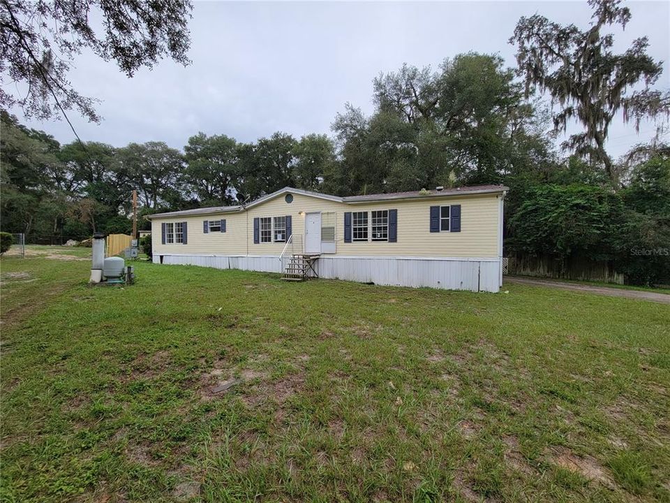Recently Sold: $190,000 (3 beds, 2 baths, 1848 Square Feet)