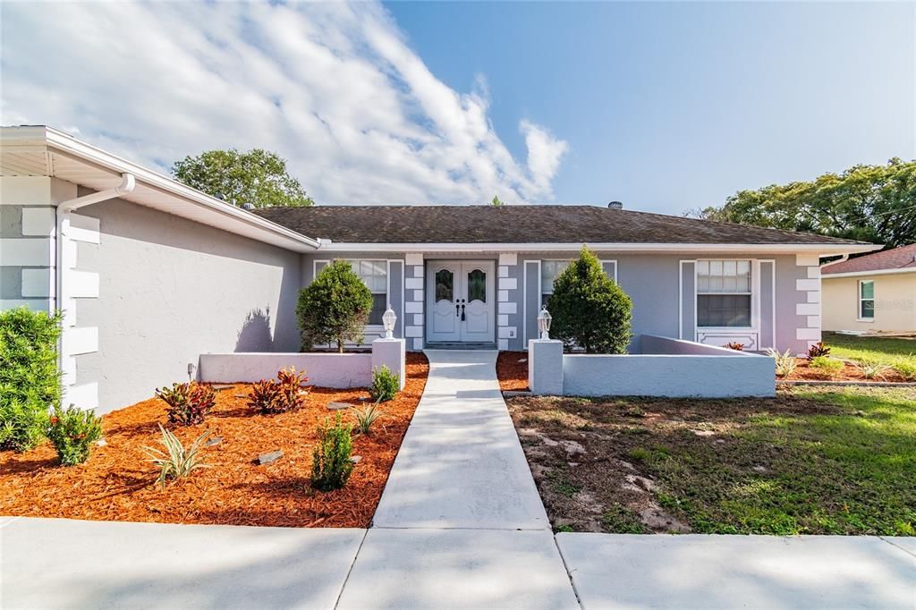 Vendido Recientemente: $335,000 (3 camas, 3 baños, 2058 Pies cuadrados)