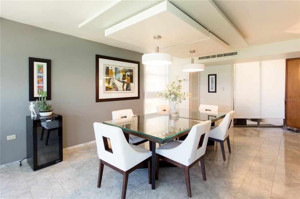 Recently Sold: $1,400,000 (3 beds, 3 baths, 2586.46 Square Feet)