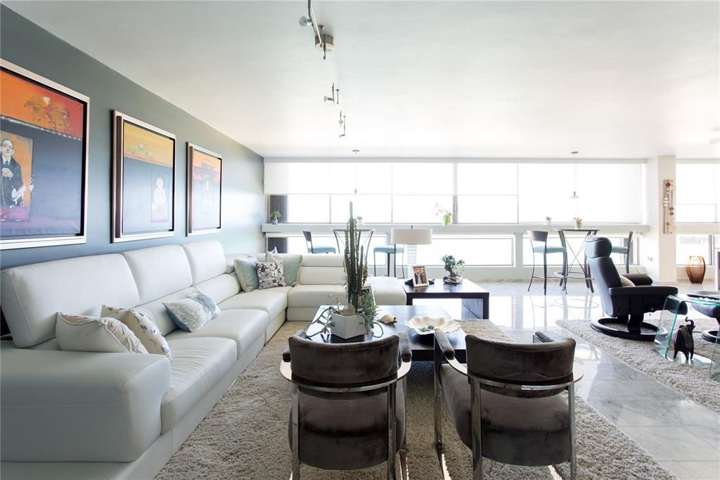 Recently Sold: $1,400,000 (3 beds, 3 baths, 2586.46 Square Feet)