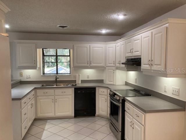 Recently Sold: $339,900 (2 beds, 1 baths, 1576 Square Feet)
