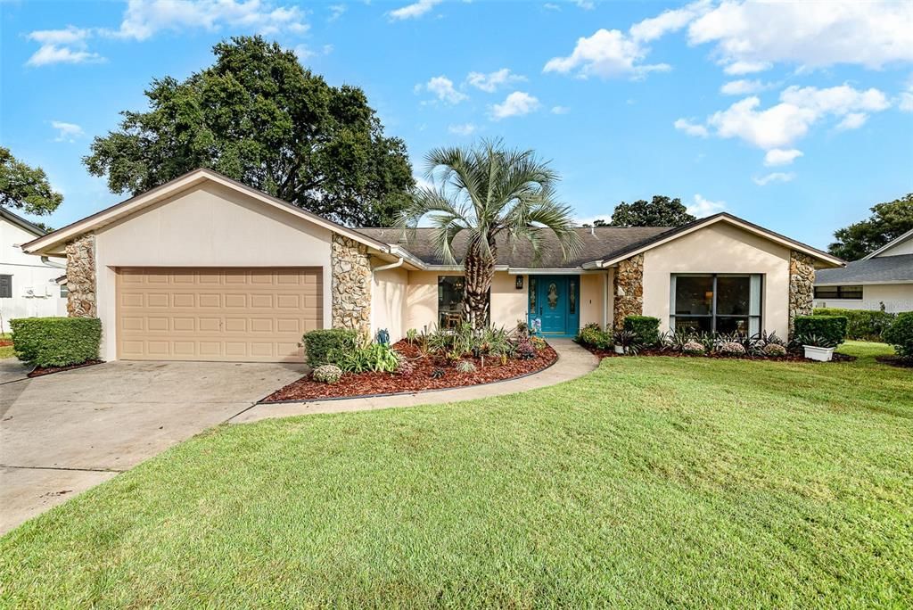Recently Sold: $575,000 (4 beds, 2 baths, 2511 Square Feet)