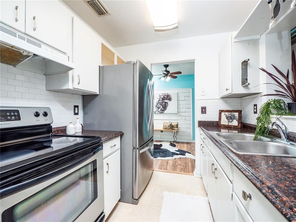 Recently Sold: $217,500 (2 beds, 1 baths, 1147 Square Feet)