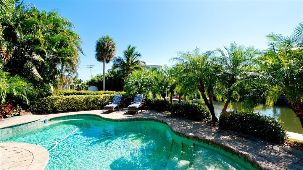 Recently Sold: $1,650,000 (4 beds, 2 baths, 1948 Square Feet)
