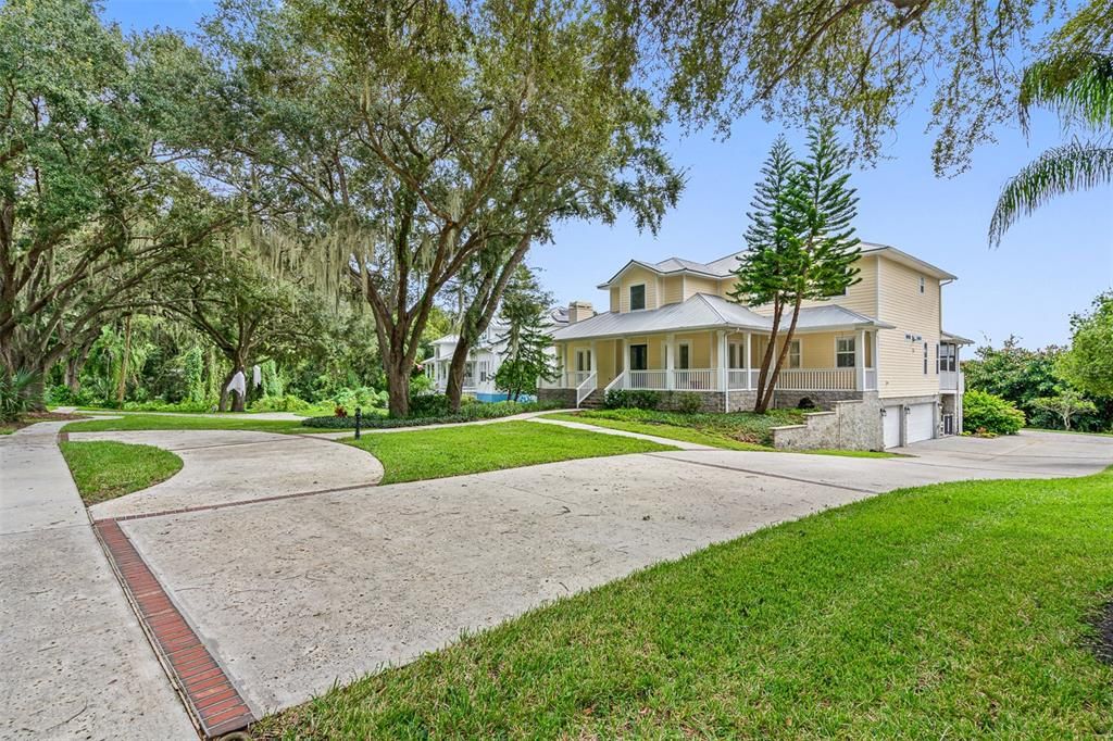 Recently Sold: $1,490,000 (5 beds, 4 baths, 4916 Square Feet)