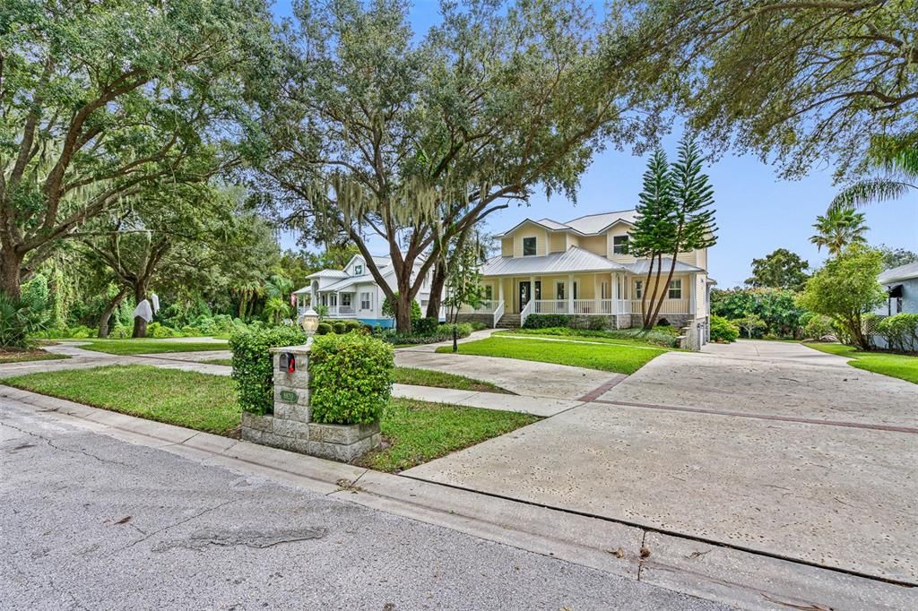 Recently Sold: $1,490,000 (5 beds, 4 baths, 4916 Square Feet)