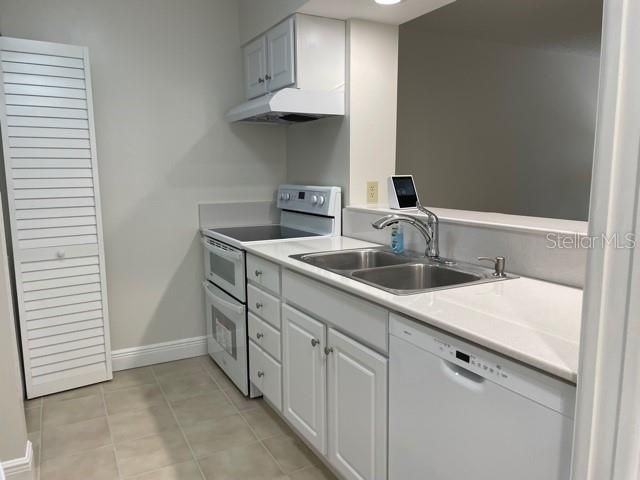 Recently Sold: $140,000 (1 beds, 1 baths, 832 Square Feet)