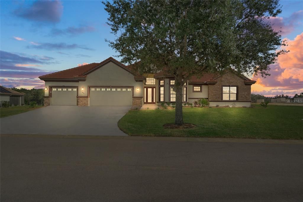 Recently Sold: $999,900 (3 beds, 2 baths, 2992 Square Feet)