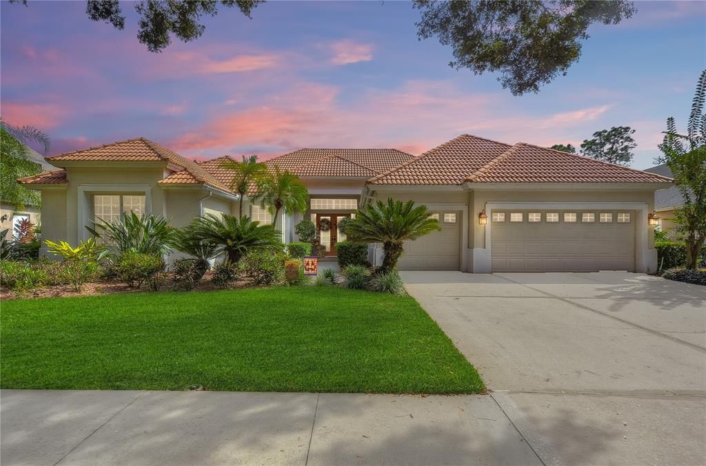 GOLF COURSE, POOL HOME!