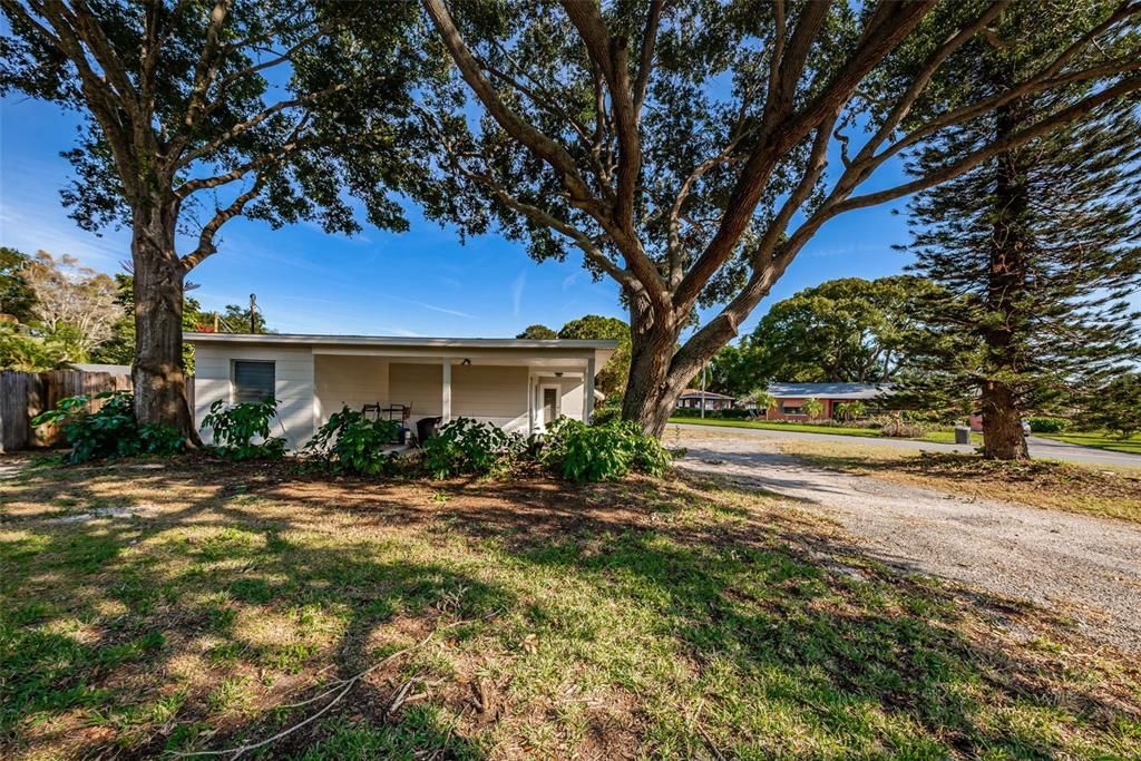 Recently Sold: $300,000 (3 beds, 2 baths, 1456 Square Feet)