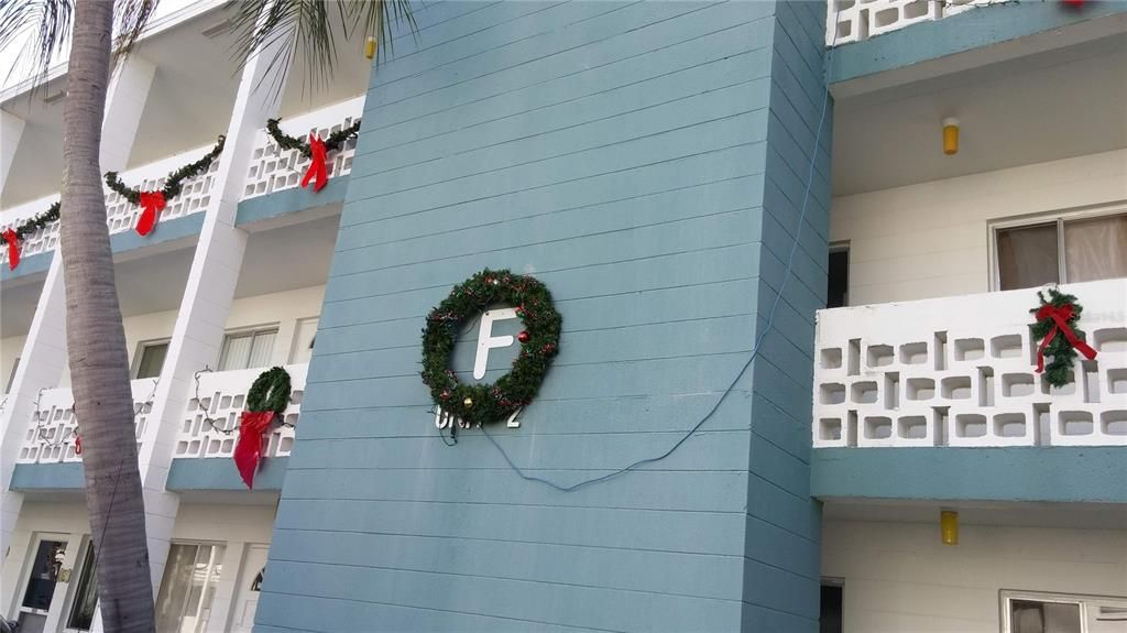 Just visualize the Christmas 'F' as an 'O'...