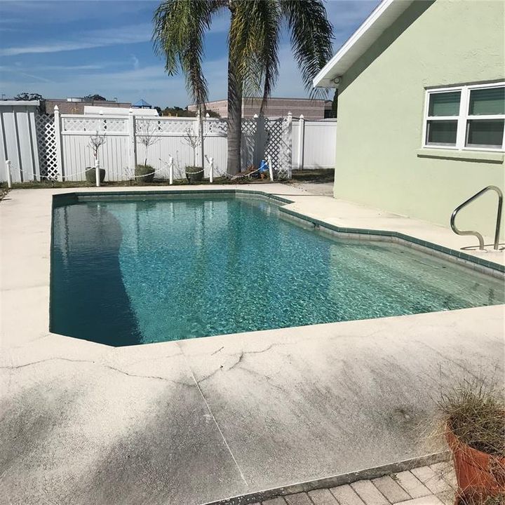 Recently Sold: $350,000 (2 beds, 2 baths, 1191 Square Feet)