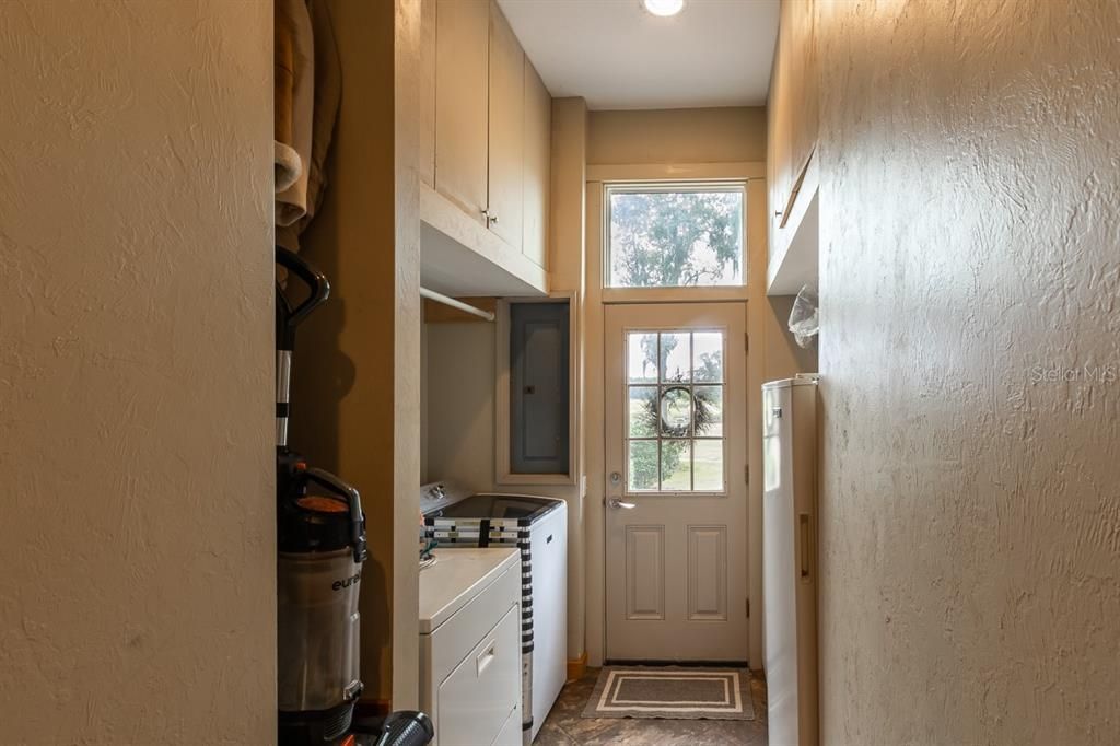 Recently Sold: $400,000 (2 beds, 2 baths, 1850 Square Feet)