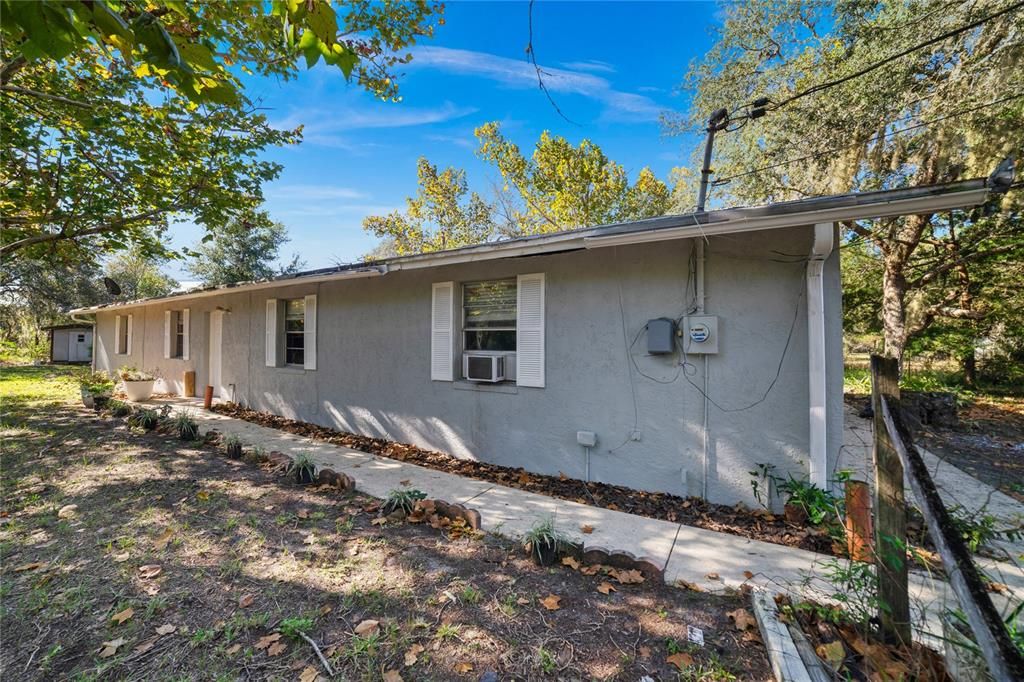 Recently Sold: $185,000 (5 beds, 2 baths, 1863 Square Feet)