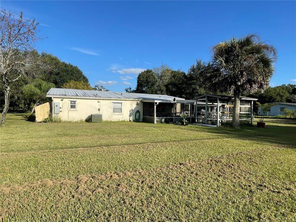 Recently Sold: $350,000 (3 beds, 2 baths, 1517 Square Feet)