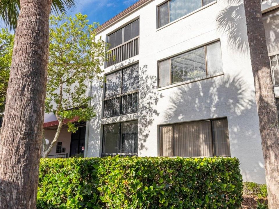 Vendido Recientemente: $209,900 (2 camas, 2 baños, 1105 Pies cuadrados)
