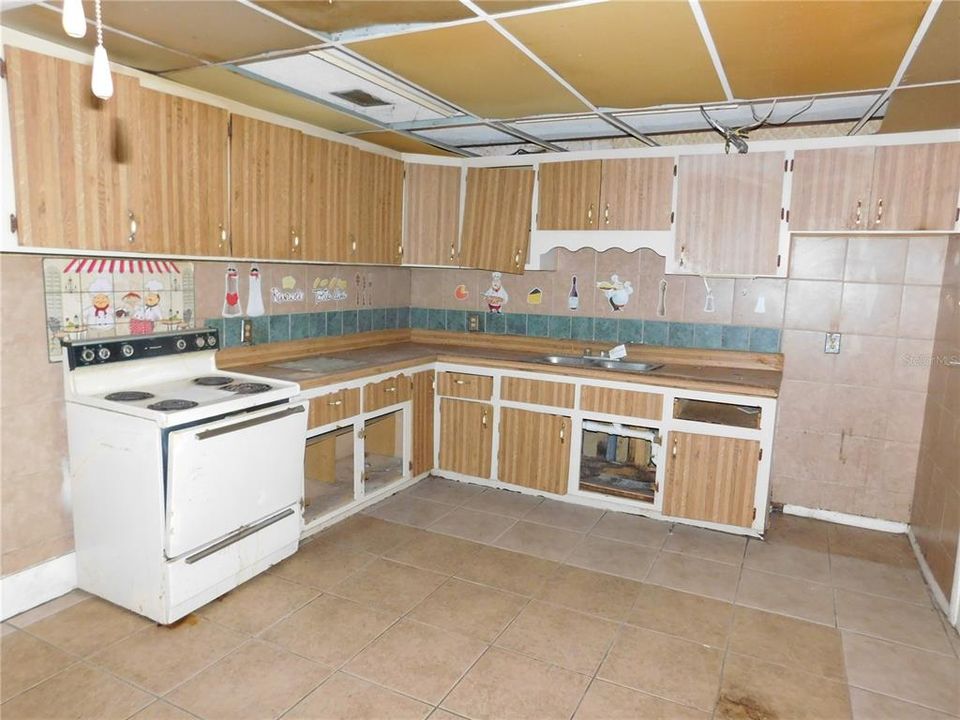 Vendido Recientemente: $100,000 (3 camas, 1 baños, 1326 Pies cuadrados)